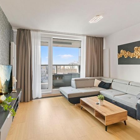 Panorama City Apartment In Downtown Area With Free Parking And Castle View Братислава Экстерьер фото